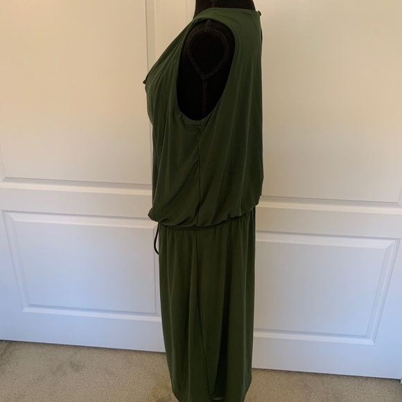 💚🫒🦖 Super CUTE Green Dress 🦖🫒💚 - Picture 11 of 16